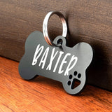Médaille chien gravée Os minimaliste avec découpe de patte
