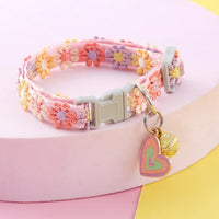 collier pour chiot fleuri avec pendentif coeur rose